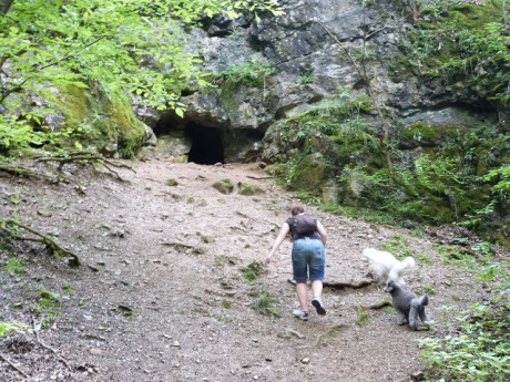 Monika, Derča a Viny - u jeskyně.